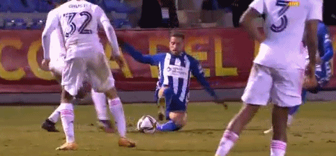 巴萨官方欢迎梅西回归诺坎普：里奥，我们随时欢迎你回家！