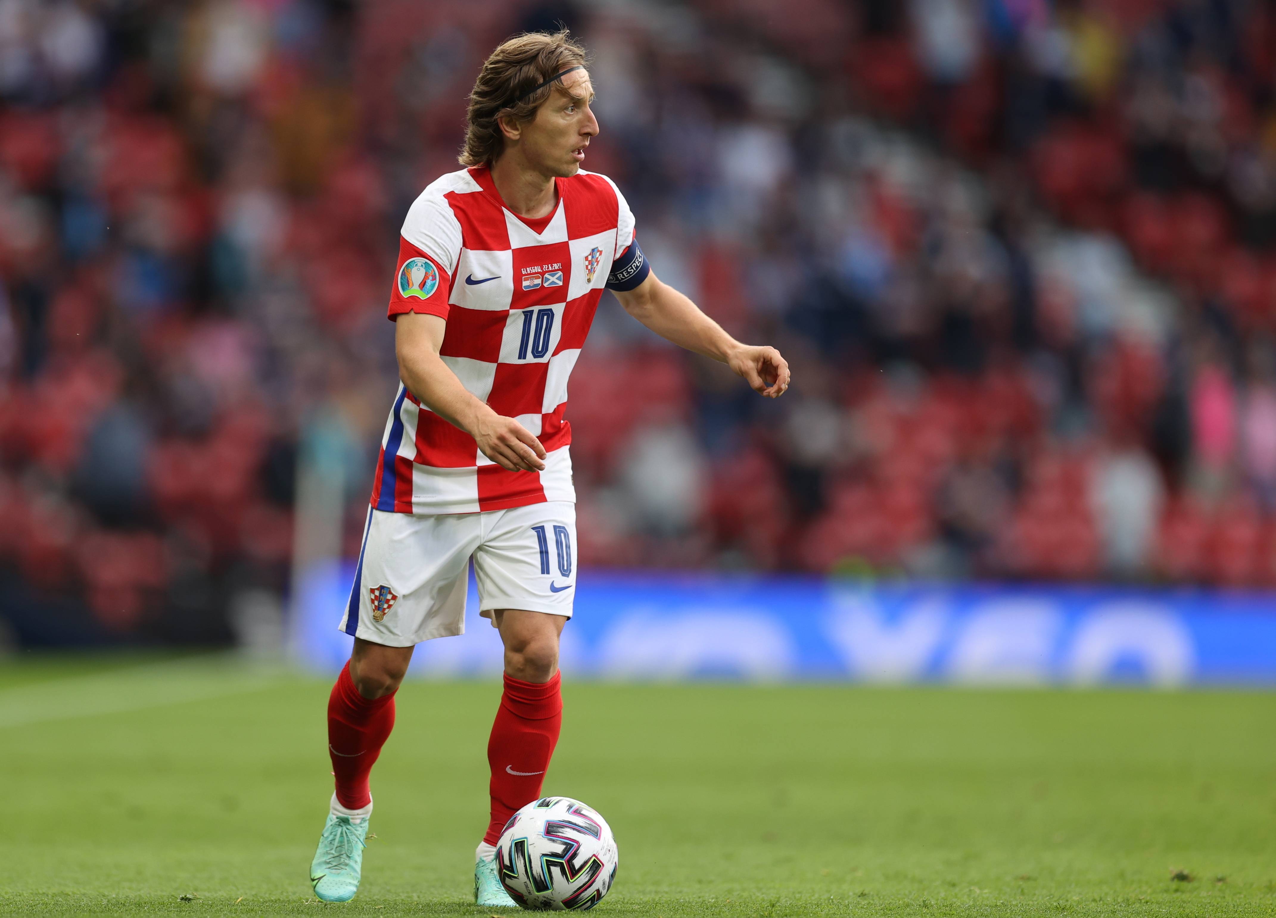 反转！皇马求齐达内救火至赛季末？传奇帅位悬念藏双重博弈