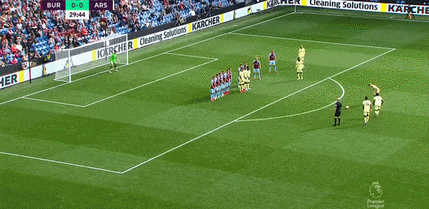 NBA勇士与篮网展开季后赛激烈对决